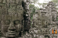معبد بزرگ كامبوج انگكور وات، قبلا قلب امپراطوري بزرگ انگكور بود كه از قرن نهم تا شانزدهم شكوفا شد. بنا به گفته باستان شناسان اين امپراطوري جمعيت انبوهي داشت. 